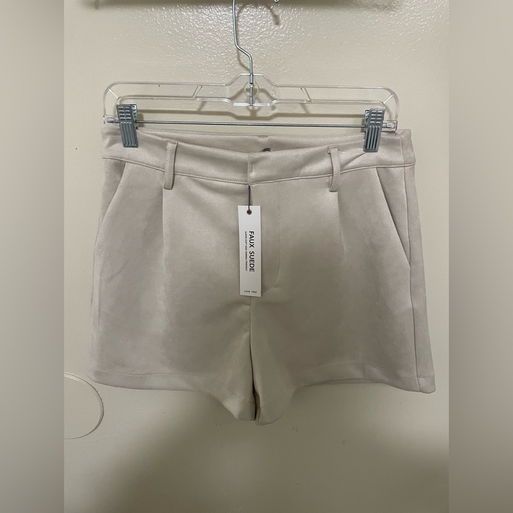 ✨NWT Women’s Love Tree Faux Suede Shorts Size M